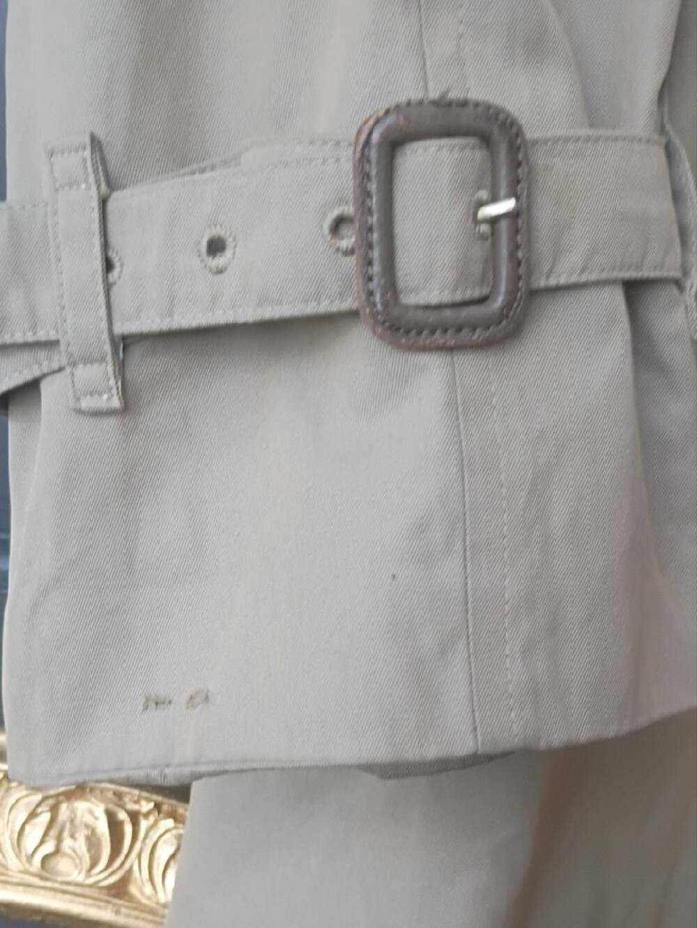 Burberry Beige Double-Breasted Trench Coat - Picture 5 of 10